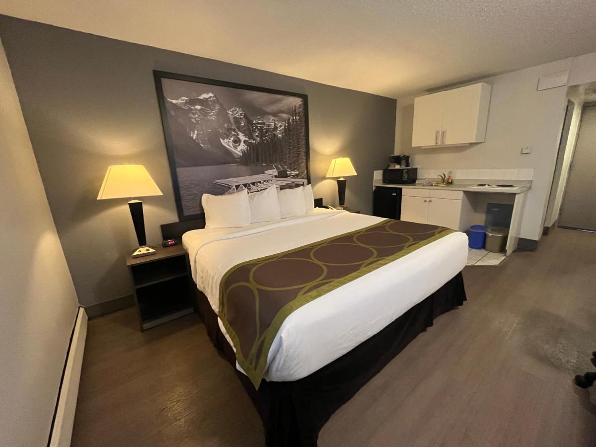 Super 8 By Wyndham Macleod Trail Calgary Hotell Eksteriør bilde