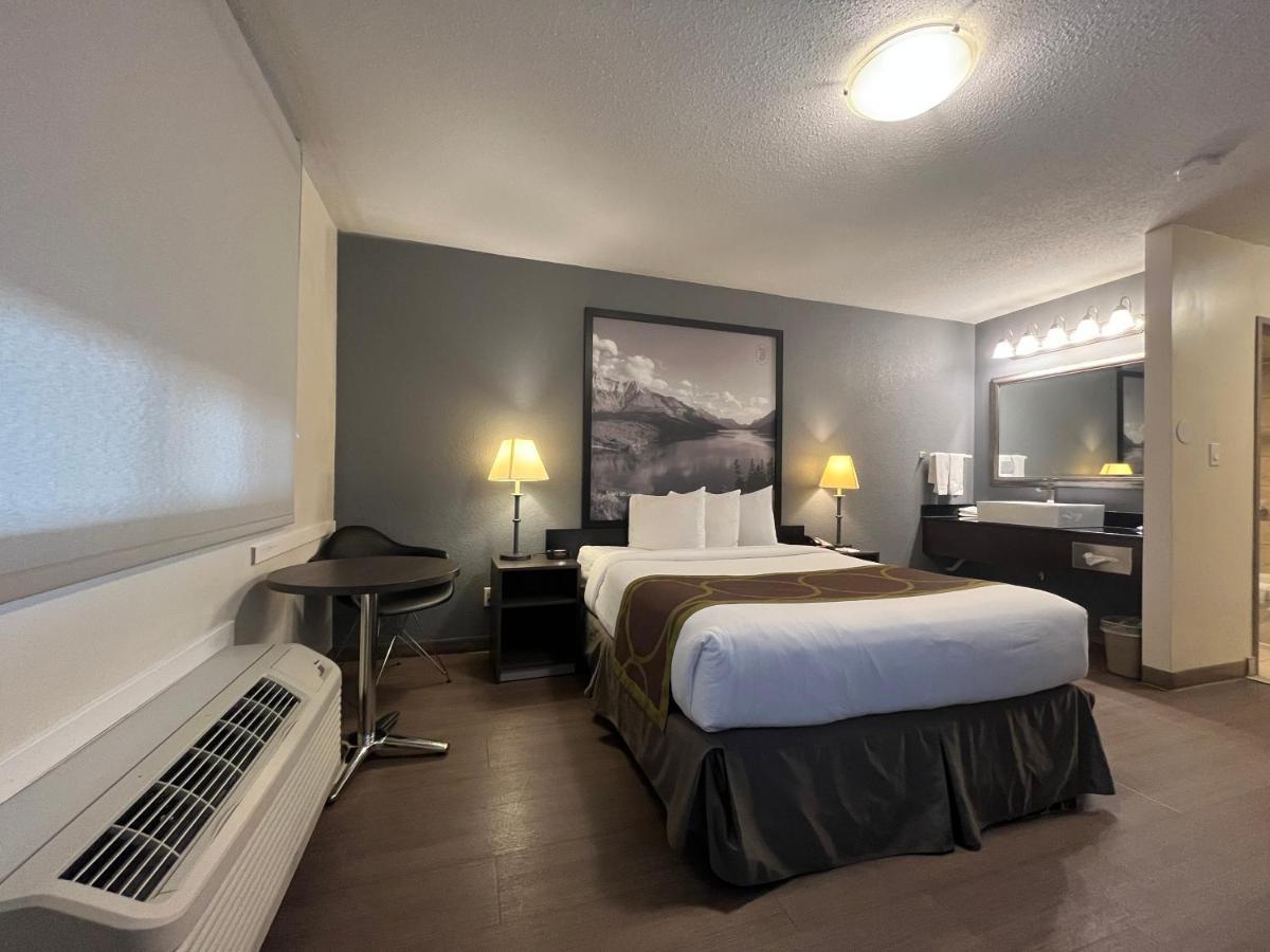 Super 8 By Wyndham Macleod Trail Calgary Hotell Eksteriør bilde